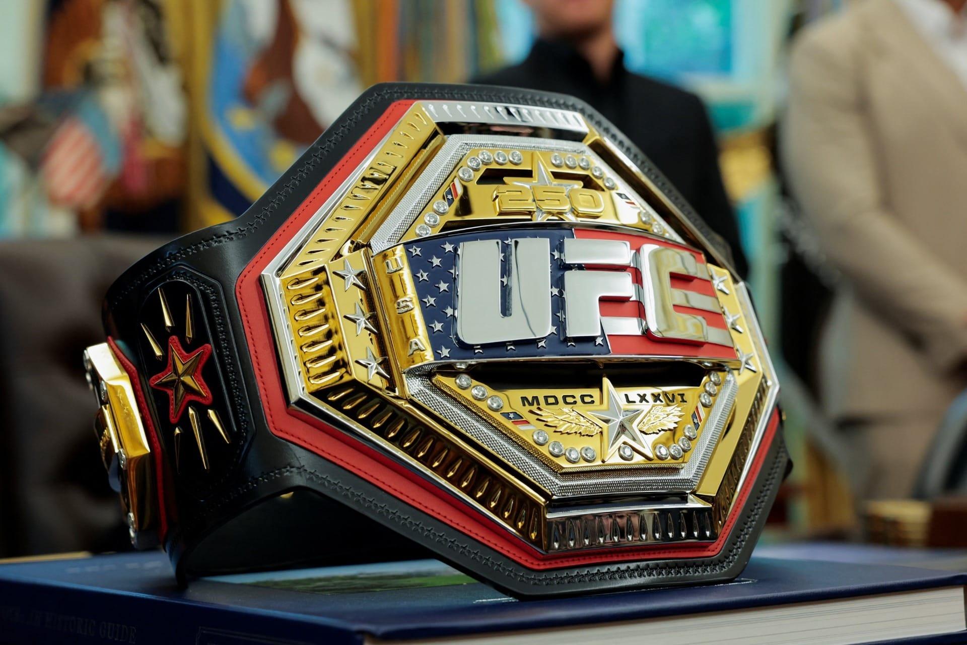 cinturão do UFC Freedom 250 comemorativo é apresentando