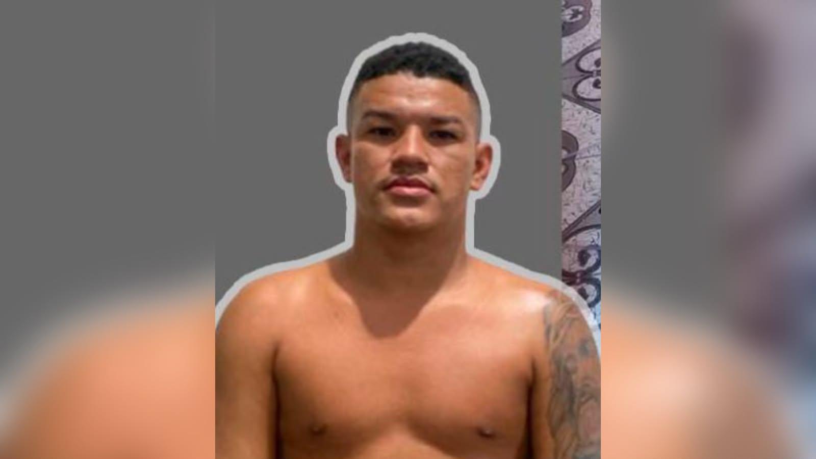 A imagem em destaque mostra a vítima do homicídio.