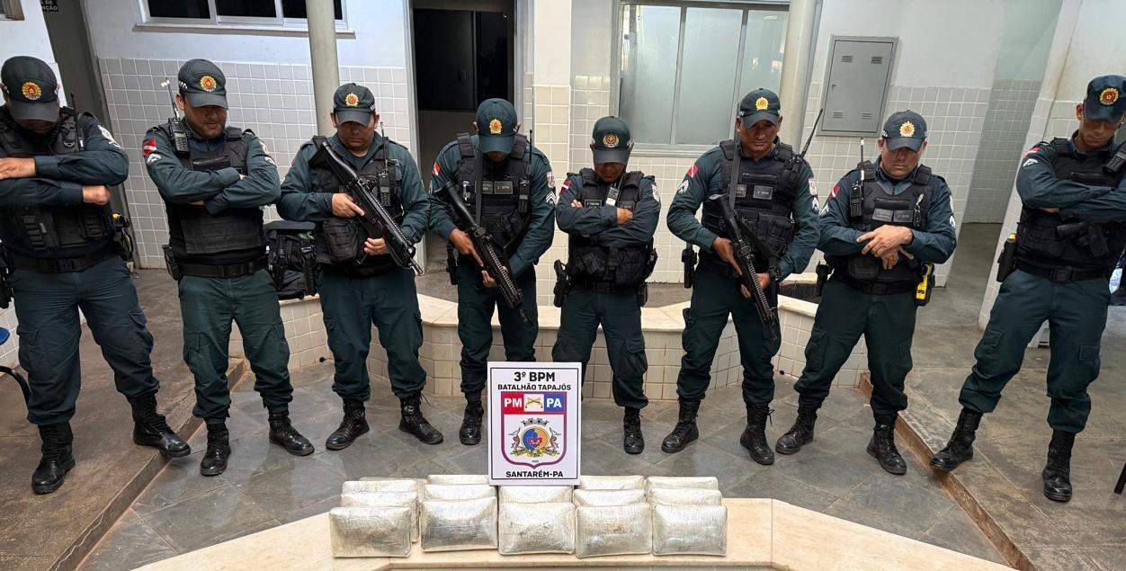 Droga foi apreendida e levada à delegacia