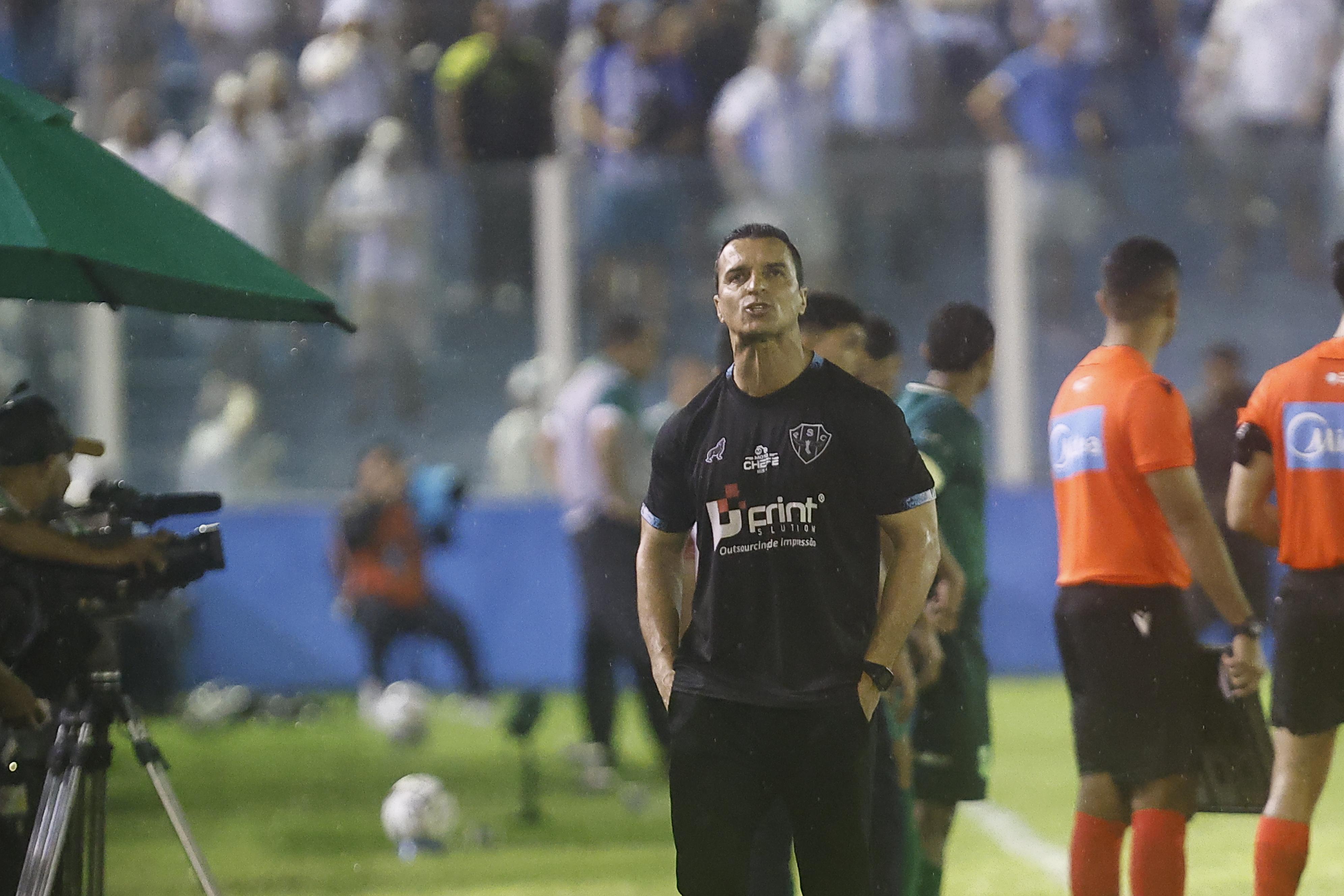 Após vitória do Paysandu, Júnior Rocha valoriza elenco e 'atmosfera' da torcida na Curuzu