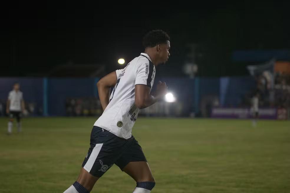 Sem espaço no Remo, Carlinhos pode ir para o futebol japonês, aponta jornalista