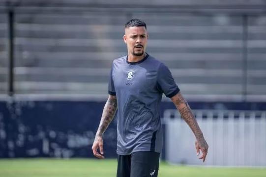 Campeão com  o Remo, atacante marca 16 gols na temporada e é destaque na Indonésia