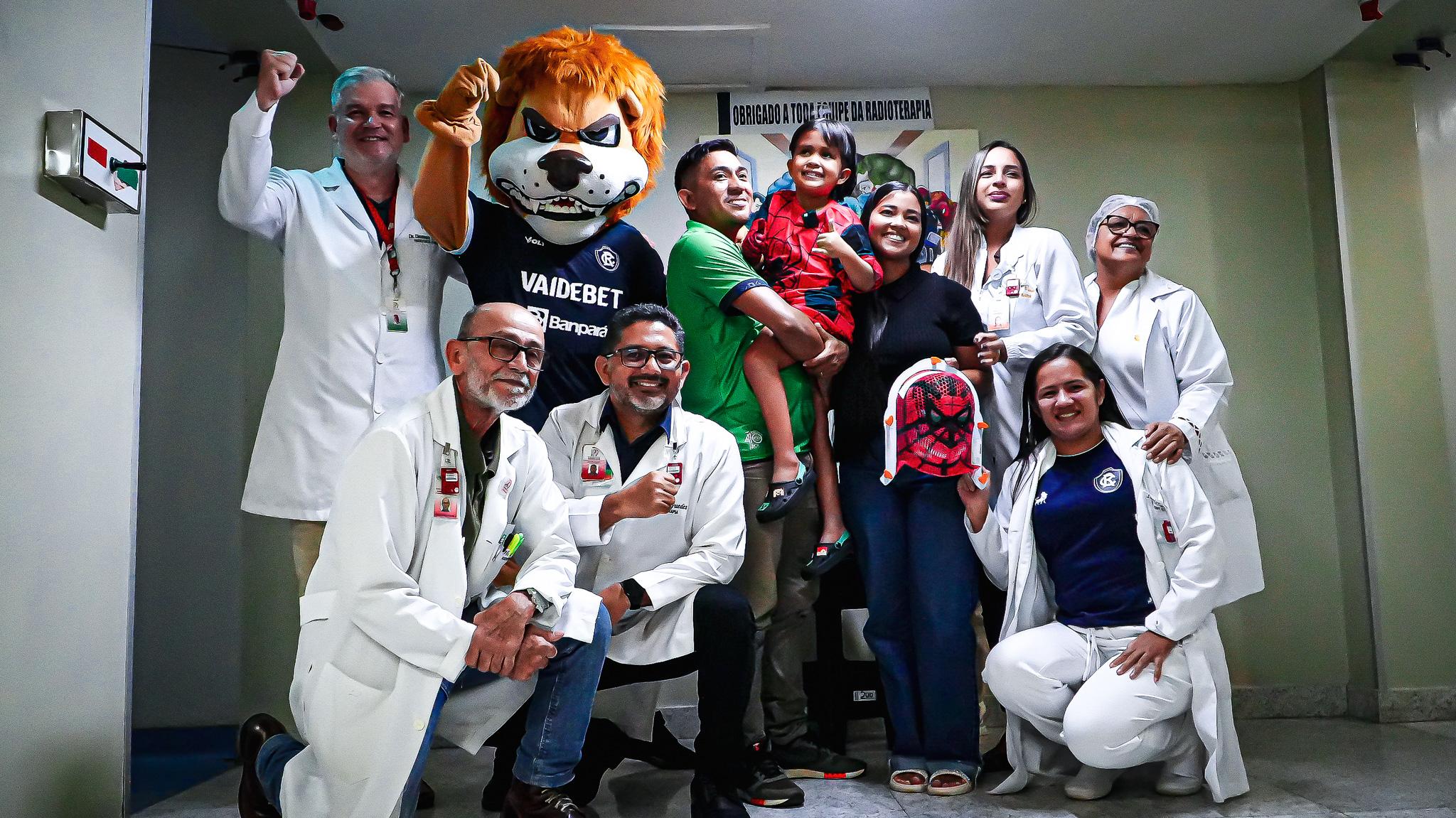 Remo faz homenagem a torcedor que concluiu sessões de radioterapia