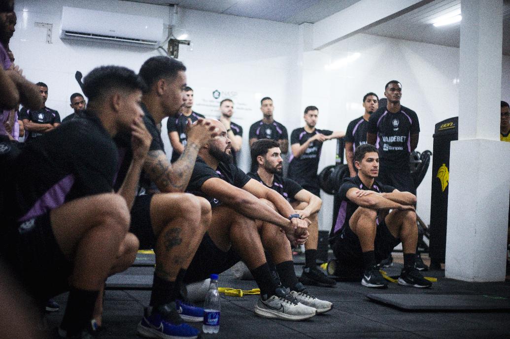 Com novas camisas de treino, Remo se reapresenta sem 8 atletas que estão em negociação