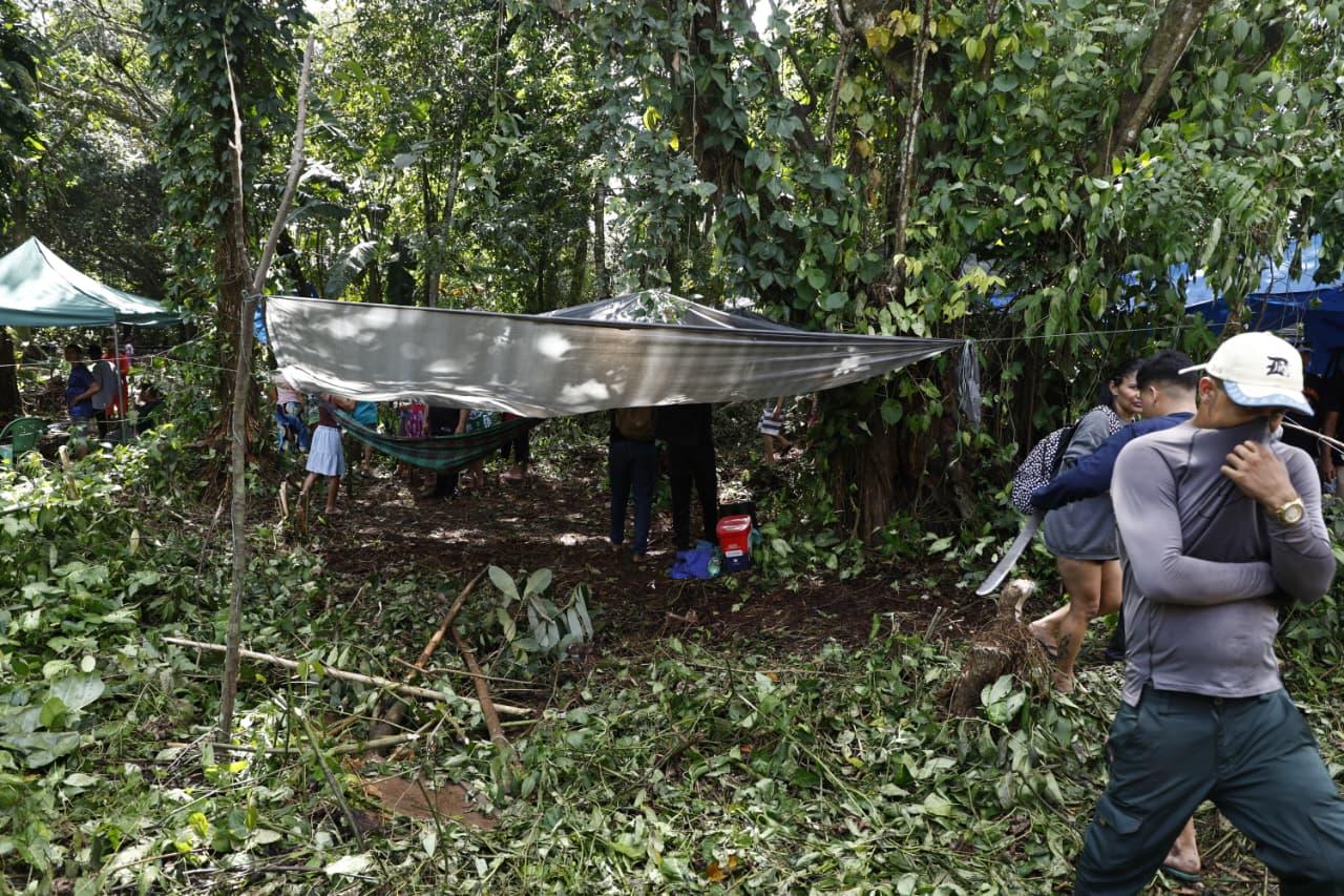 A imagem em destaque mostra o terreno ocupado por mais de 100 famílias no bairro do Bengui, em Belém.