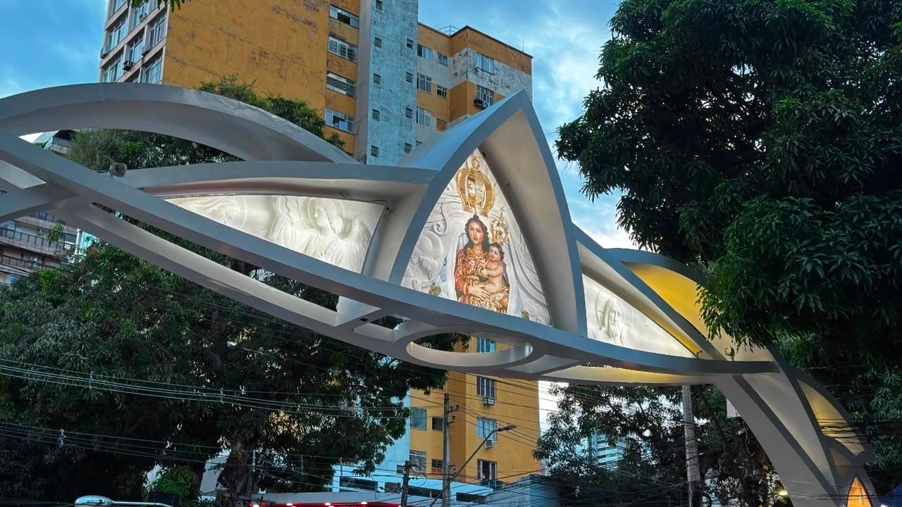 Arcos do Círio 2026 recebem nova identidade visual na avenida Nazaré.