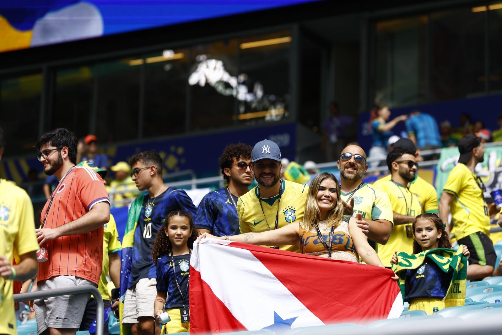 No centro de Miami, futebol une imigrantes e turistas durante a Copa do Mundo