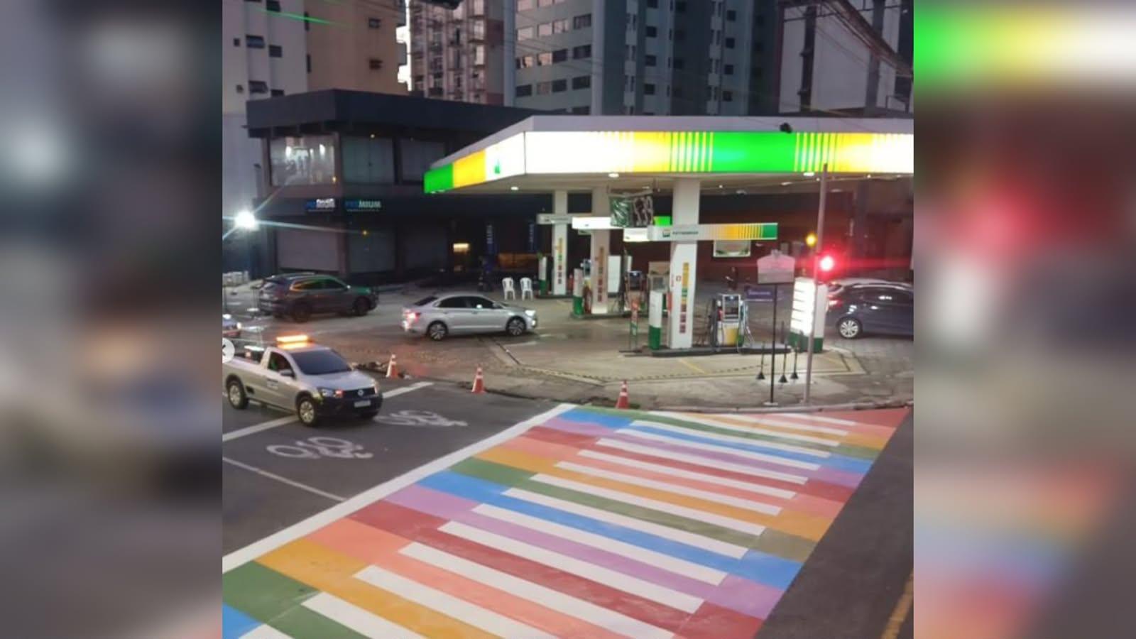 A imagem em destaque mostra a mudança temporária no visual do cruzamento da rua Antônio Barreto com a avenida Visconde de Souza Franco.