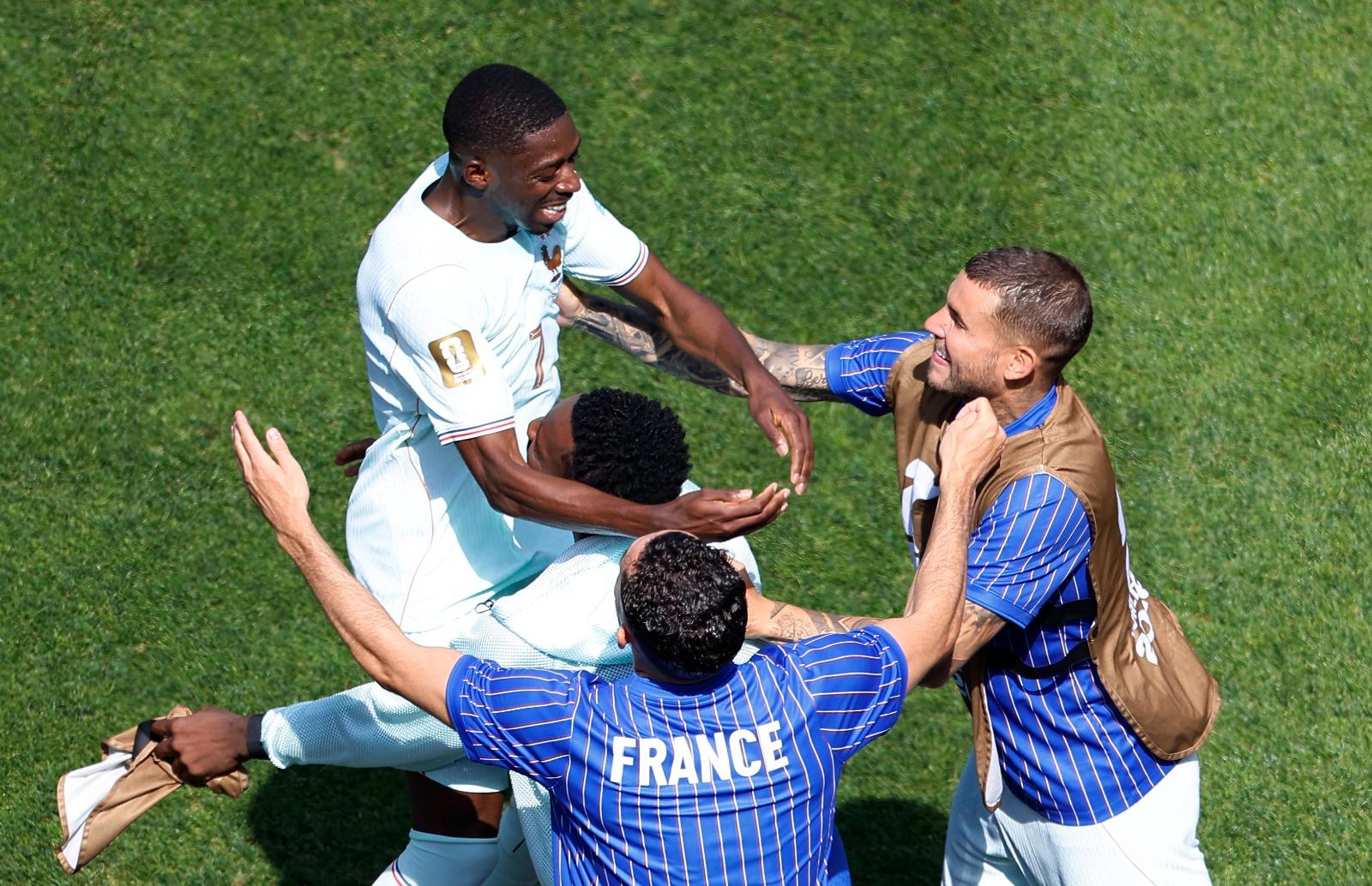Copa do Mundo: França vence Noruega com hat-trick de Dembélé e avança em primeiro