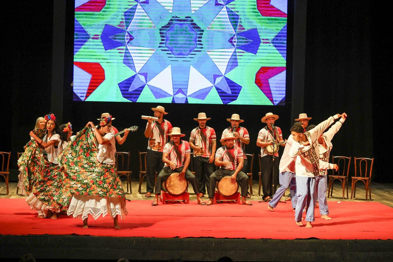 Grupos da Região Norte levam a tradição e a diversidade da cultura amazônica ao 62º FEFOL