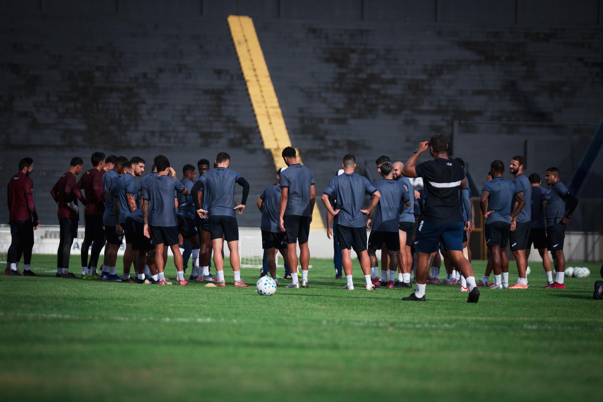 Oito jogadores treinam fora do Baenão e podem deixar o Remo na próxima janela; saiba mais