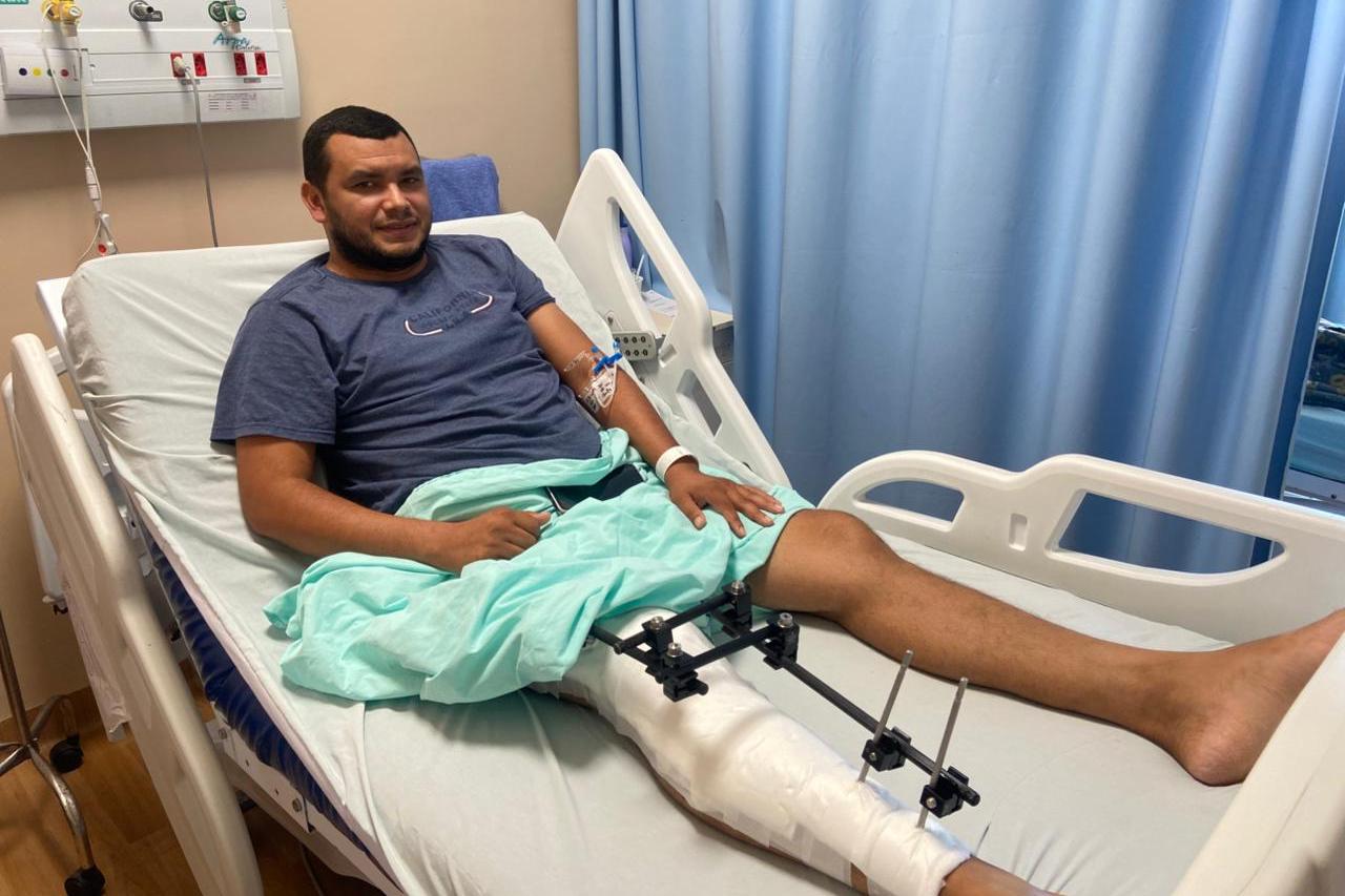 Morador de Bragança, o motorista de ônibus escolar Marcos Antônio Vieira de Oliveira, de 35 anos, está internado no Hospital Regional Público dos Caetés após sofrer um acidente de motocicleta.