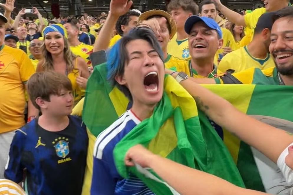 Torcedor japonês que viralizou após derrota para o Brasil é influenciador e encenou reação