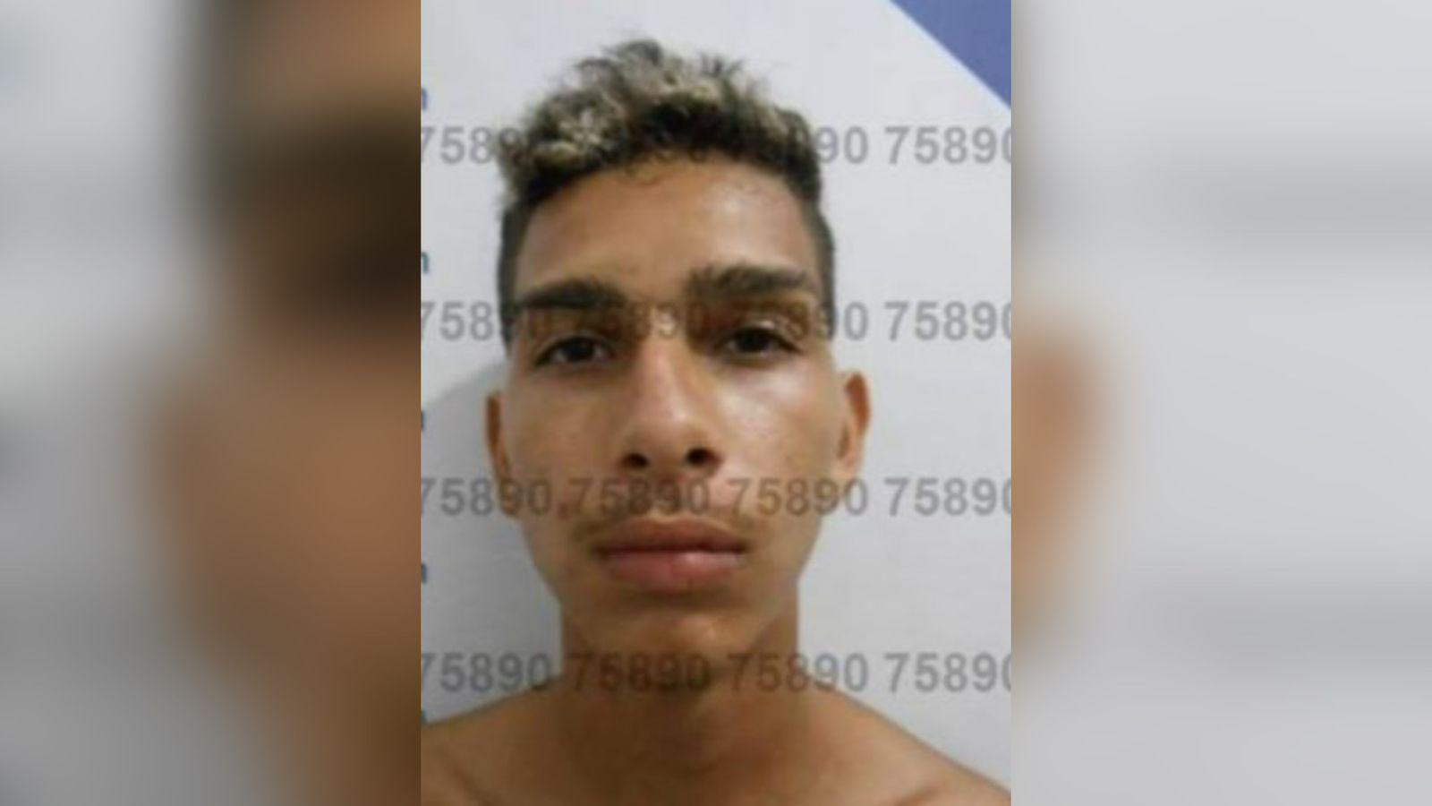 A imagem em destaque mostra o suspeito que morreu após troca de tiros com a Polícia Militar.