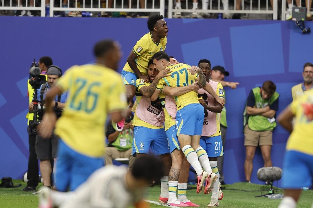 Brasil é multado em R$ 109 mil pela FIFA após vitória sobre o Japão