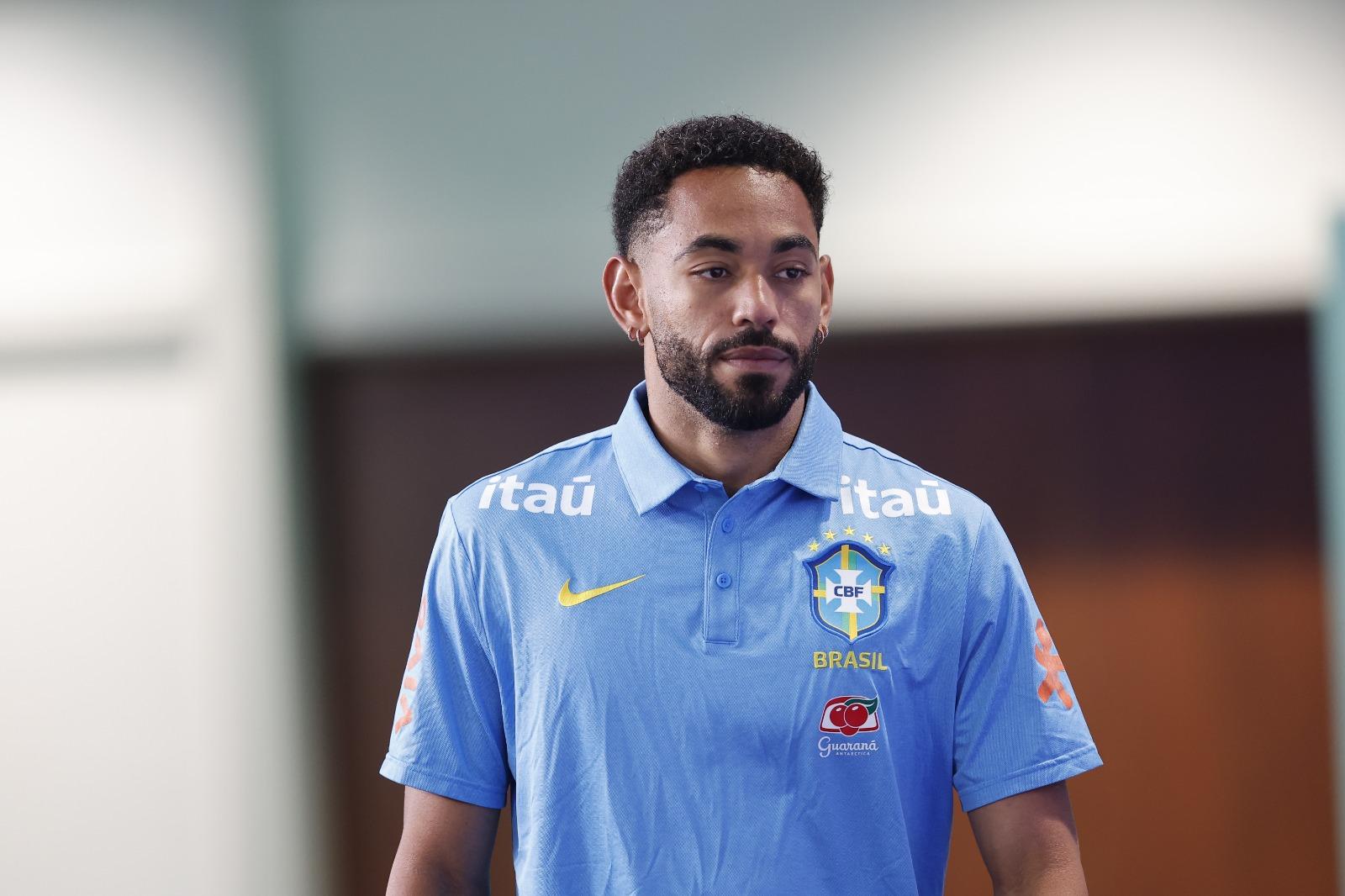Matheus Cunha avalia dificuldades contra a Noruega: 'Organizar a defesa'