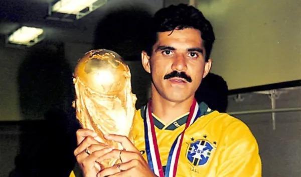 VÍDEO: Ricardo Rocha, campeão de 94, aposta no hexa e destaca evolução da Seleção Brasileira
