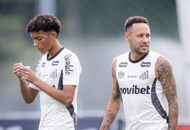 Juninho busca um recomeço no Santos após o atrito que teve com Neymar no primeiro semestre. Ele se desentendeu com Neymar num treino e pediu providência do clube, ameaçando rescindir o contrato, cujo vínculo vai até 2031.